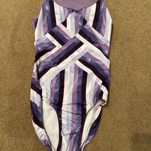 Sylvia P leo-size adult small